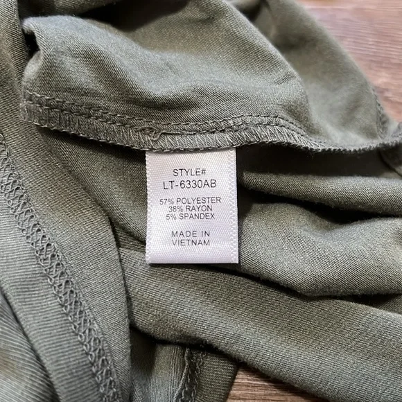 Zenana olive green 1/4 lace sleeve top - Picture 3 of 3